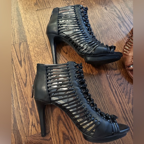 New Gianni Bini Carolinah Womens Heels (color: black), Size 7M - Picture 3 of 5